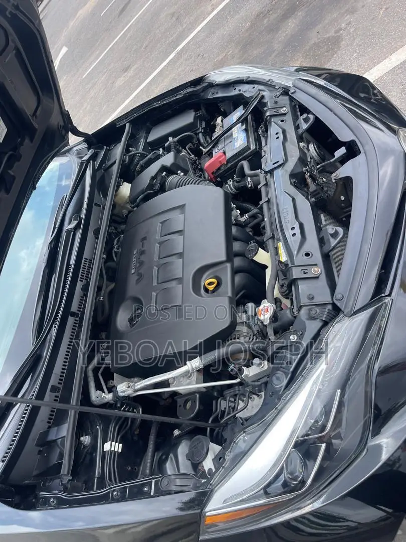 Toyota Corolla SE (1.8L 4cyl 6M) 2018 Black