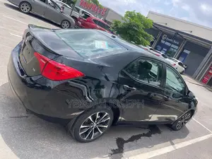 Toyota Corolla SE (1.8L 4cyl 6M) 2018 Black