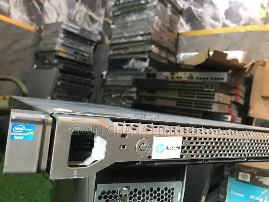 Server HP ProLiant DL380P Gen8 20GB Intel Xeon SSHD (Hybrid) 1T