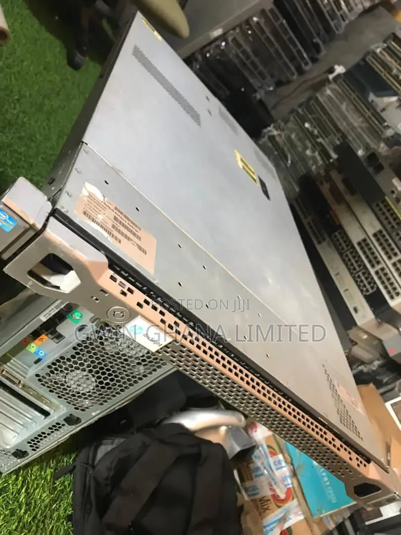 Server HP ProLiant DL380P Gen8 20GB Intel Xeon SSHD (Hybrid) 1T