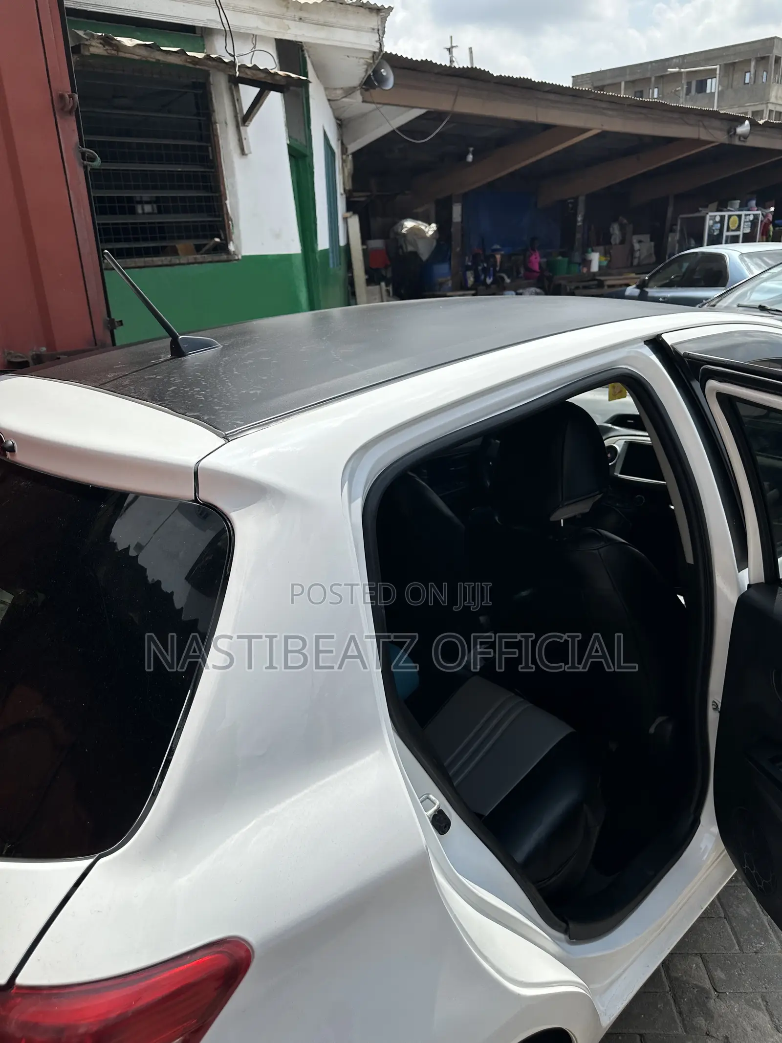Toyota Vitz 1.3 AWD 5dr 2012 White