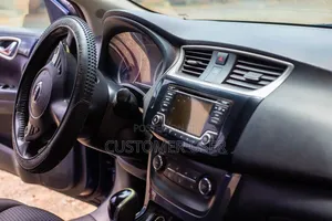 Nissan Sentra SR 2016 Blue