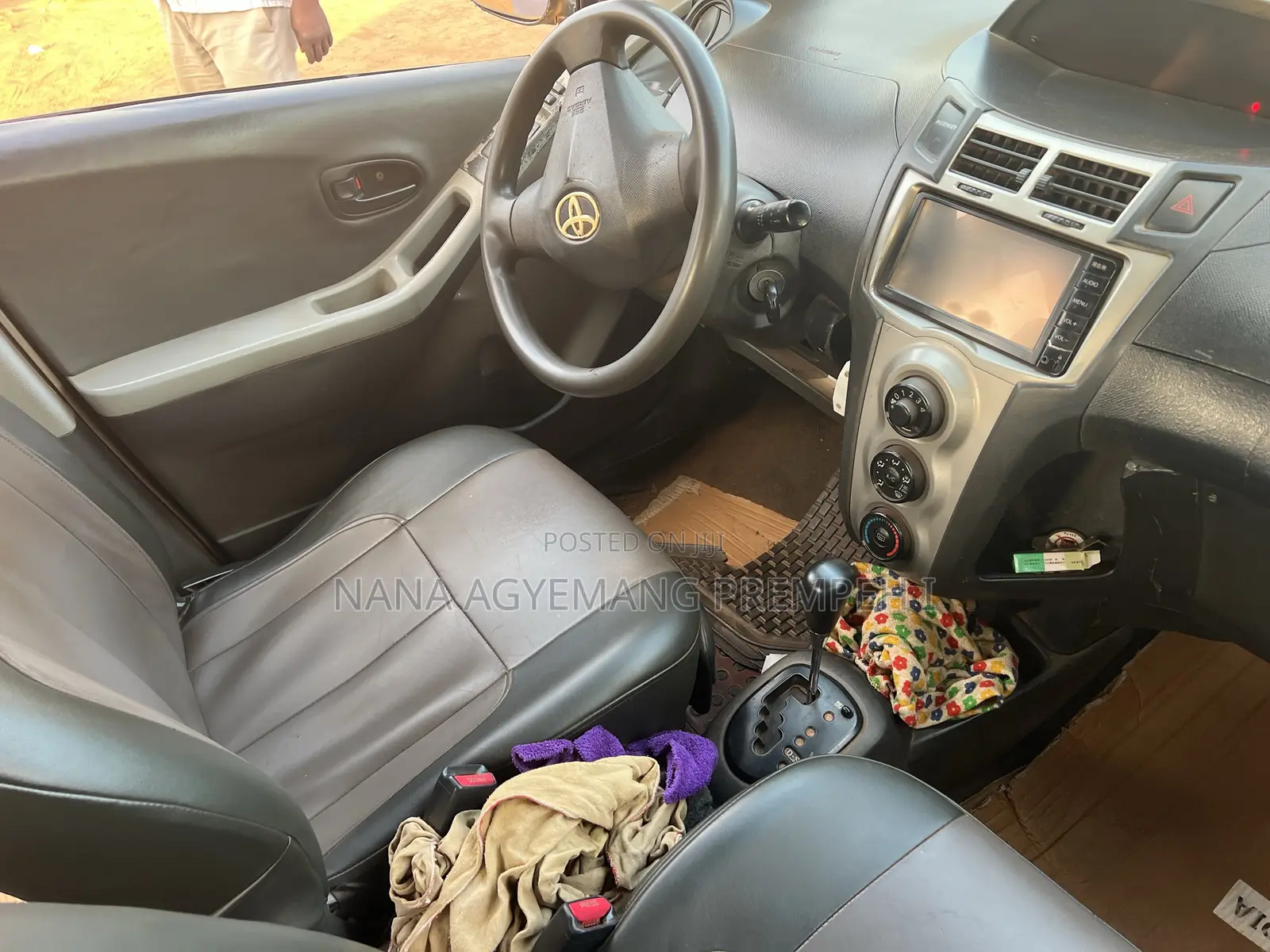 Toyota Vitz 1.5 FWD 5dr 2010 Silver