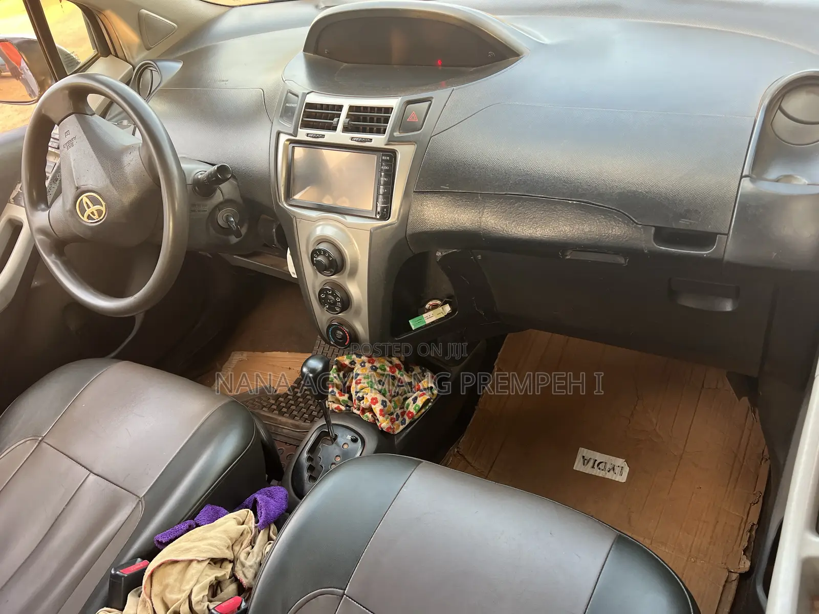 Toyota Vitz 1.5 FWD 5dr 2010 Silver