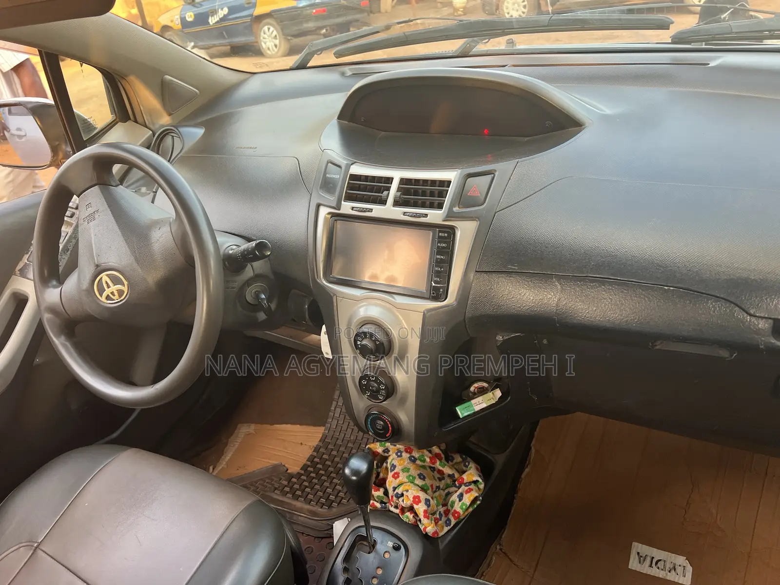 Toyota Vitz 1.5 FWD 5dr 2010 Silver