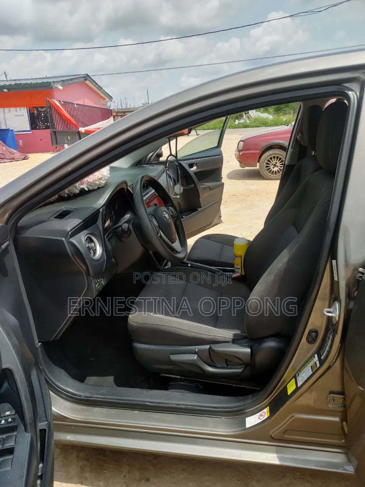 Toyota Corolla LE (1.8L 4cyl 2A) 2018 Gray