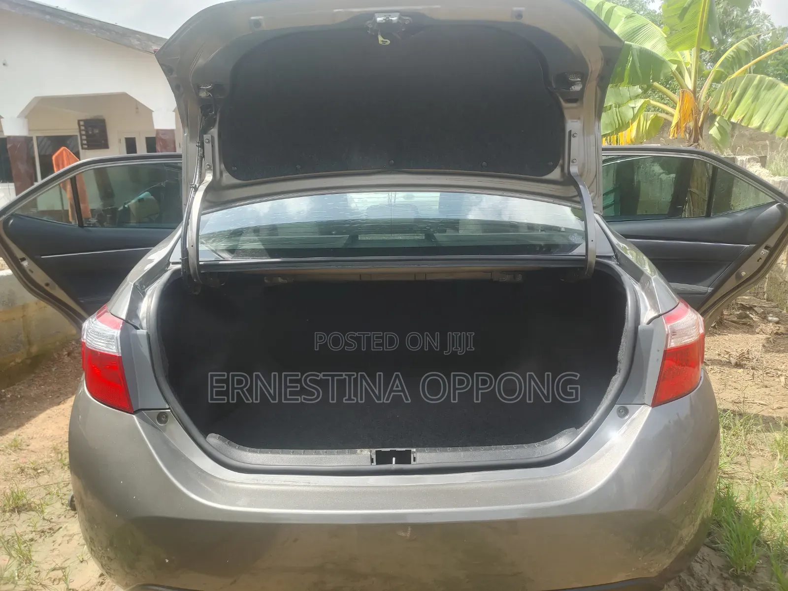 Toyota Corolla LE (1.8L 4cyl 2A) 2018 Gray