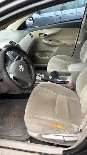 Toyota Corolla 2012 Gray
