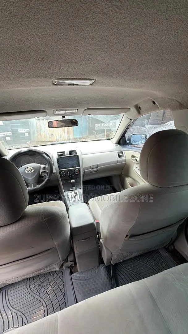 Toyota Corolla 2012 Gray
