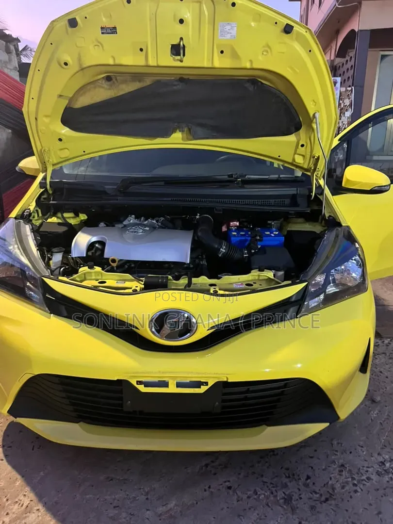 Toyota Vitz 1.3 FWD 5dr 2015