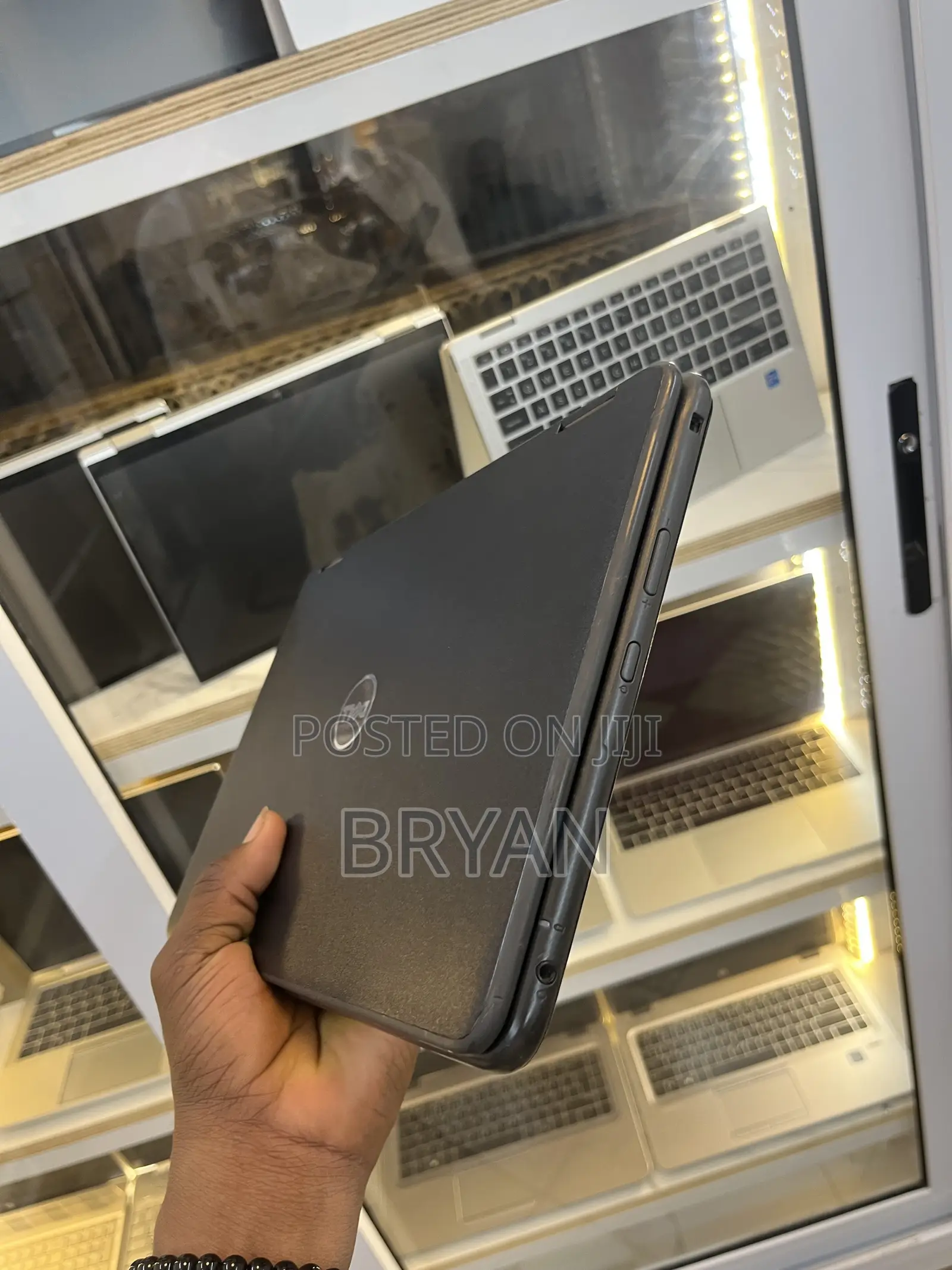 Laptop Dell Latitude 3189 8GB Intel SSD 128GB