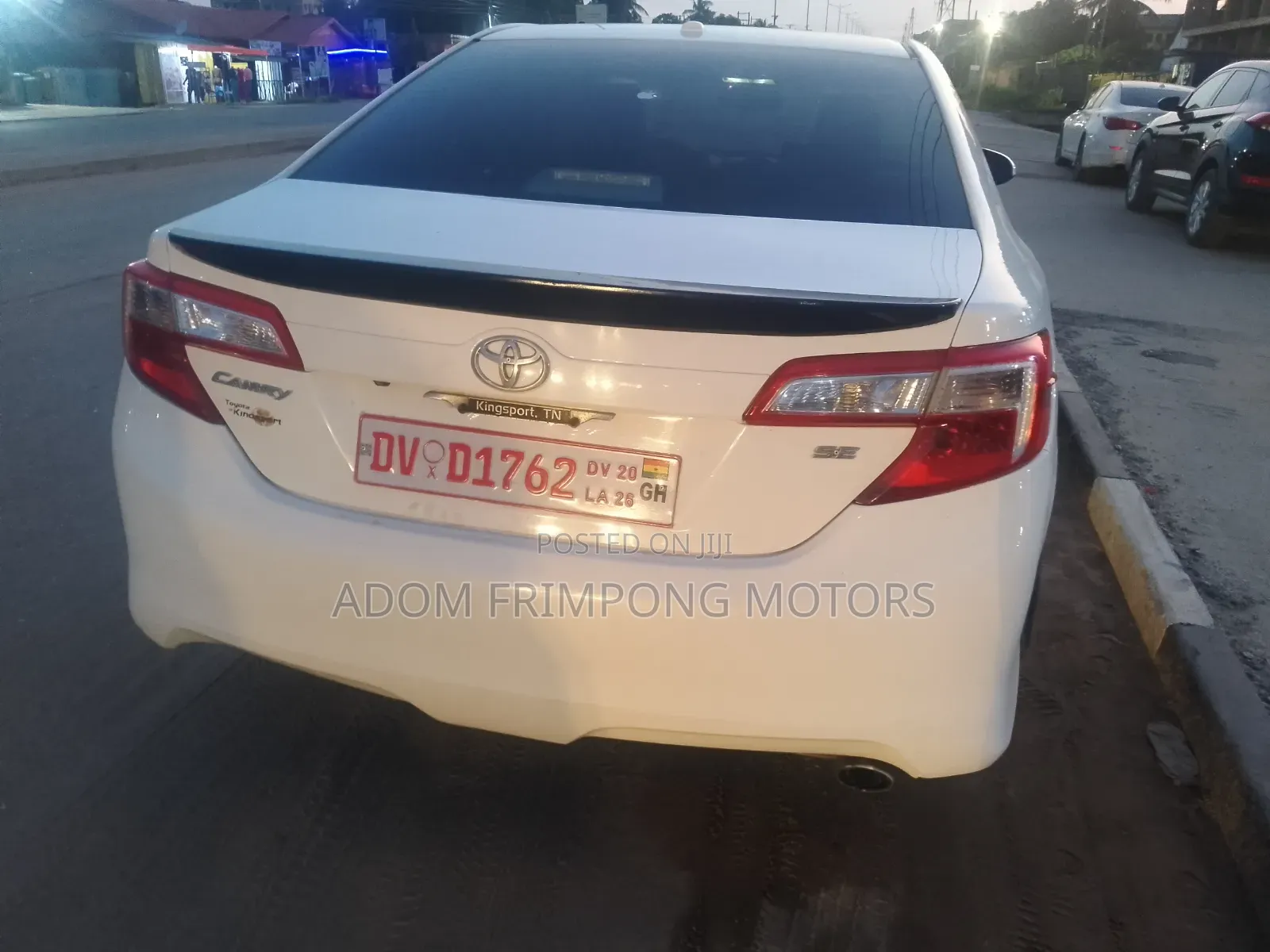 Toyota Camry SE 4dr Sedan (2.5L 4cyl 6A) 2014 White
