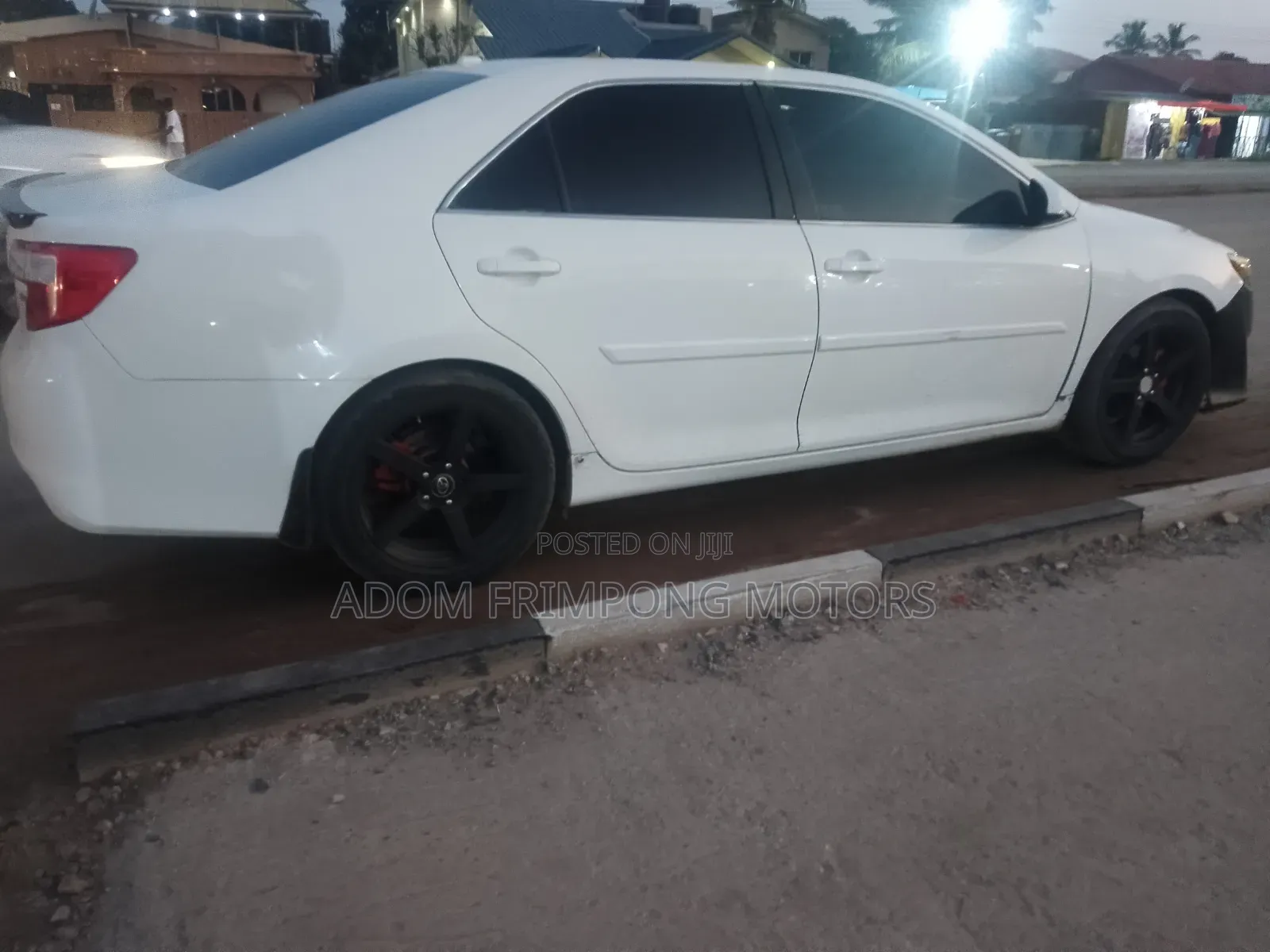 Toyota Camry SE 4dr Sedan (2.5L 4cyl 6A) 2014 White
