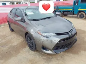 Toyota Corolla LE (1.8L 4cyl 2A) 2018 Gray