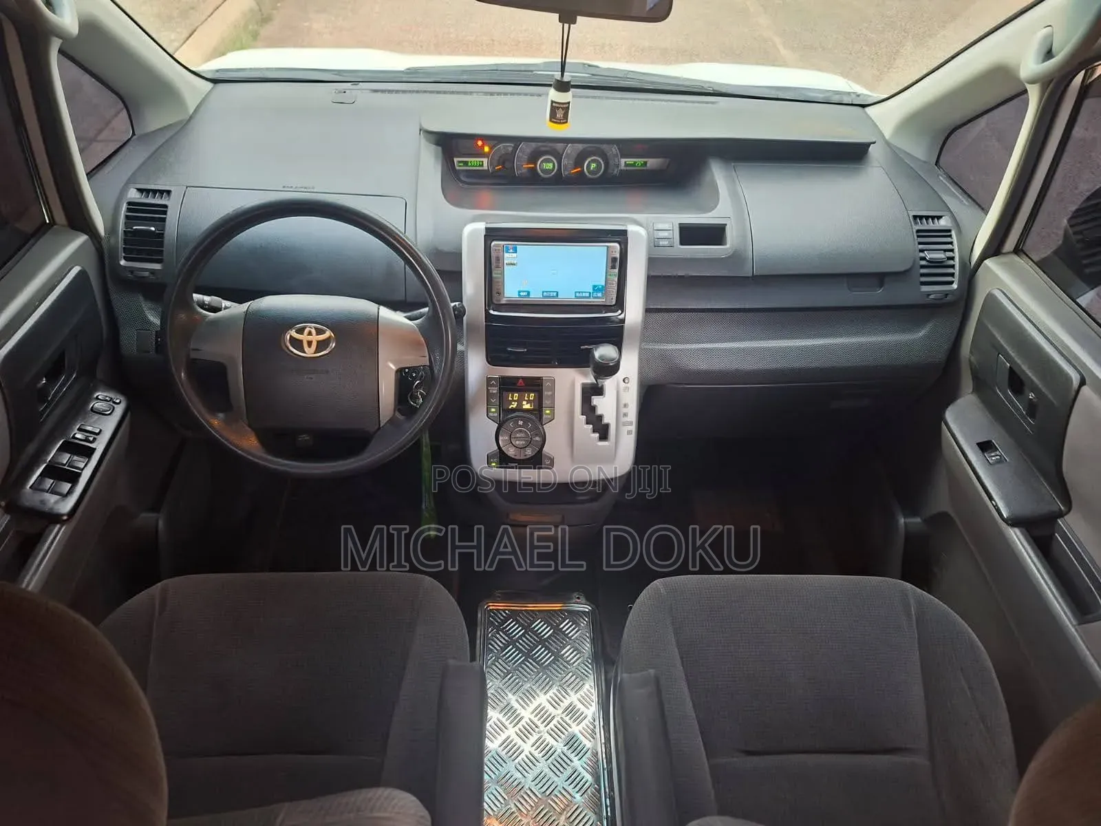 Toyota Voxy 2009 White