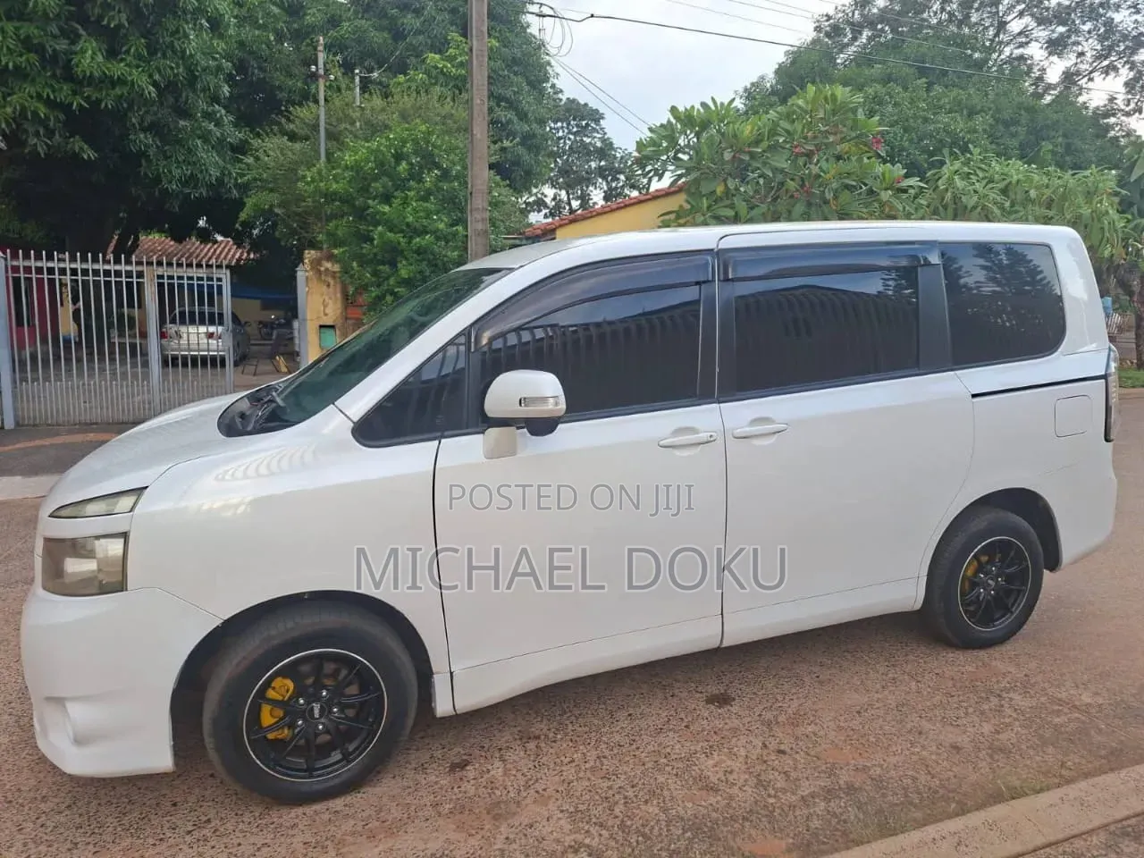 Toyota Voxy 2009 White