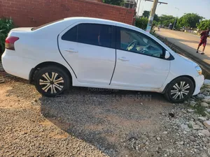 Toyota Yaris 2010 White