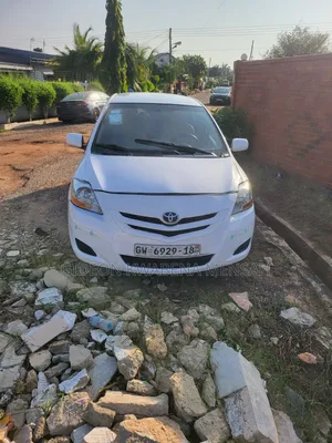 Toyota Yaris 2010 White