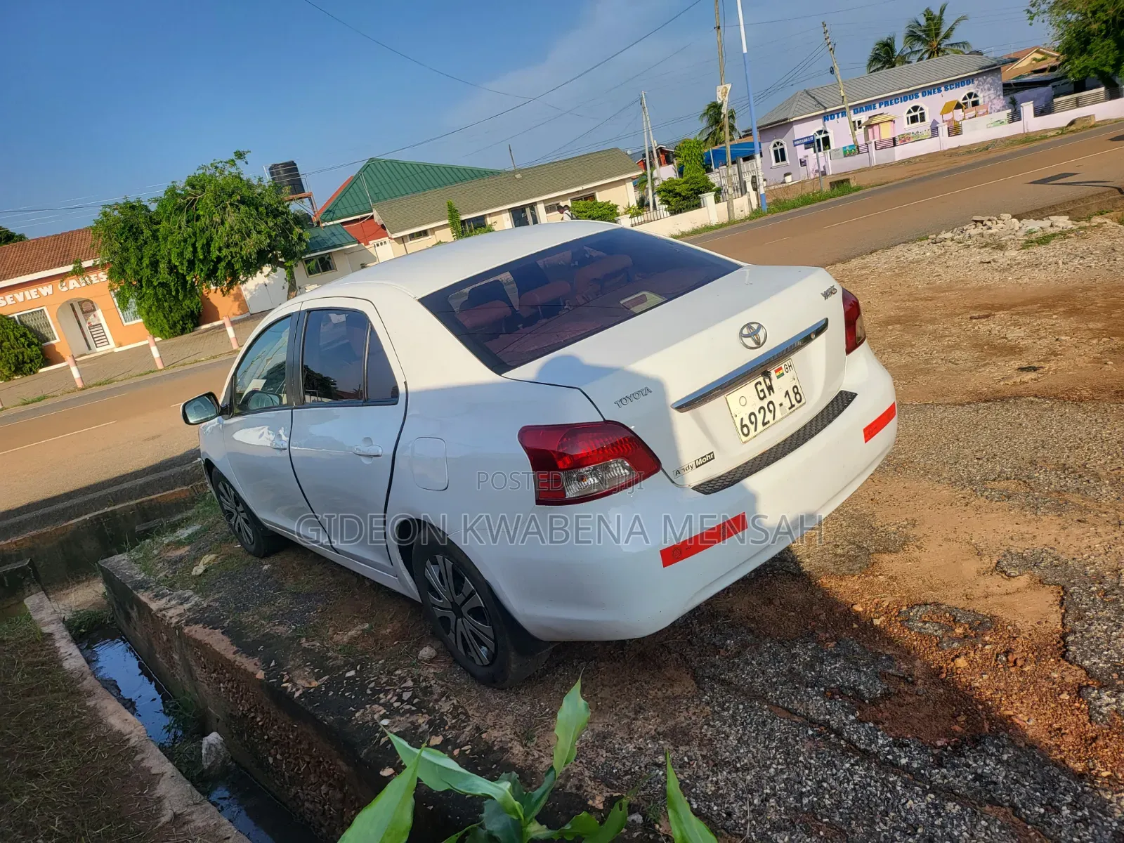 Toyota Yaris 2010 White
