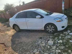 Toyota Yaris 2010 White
