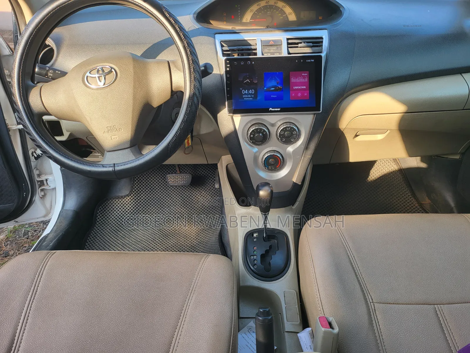 Toyota Yaris 2010 White