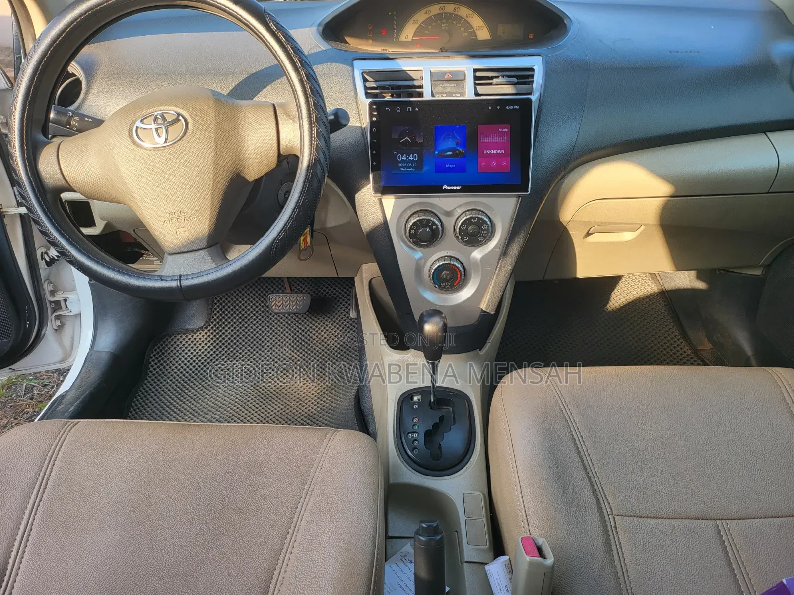 Toyota Yaris 2010 White