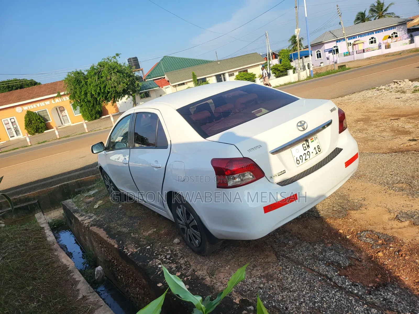Toyota Yaris 2010 White