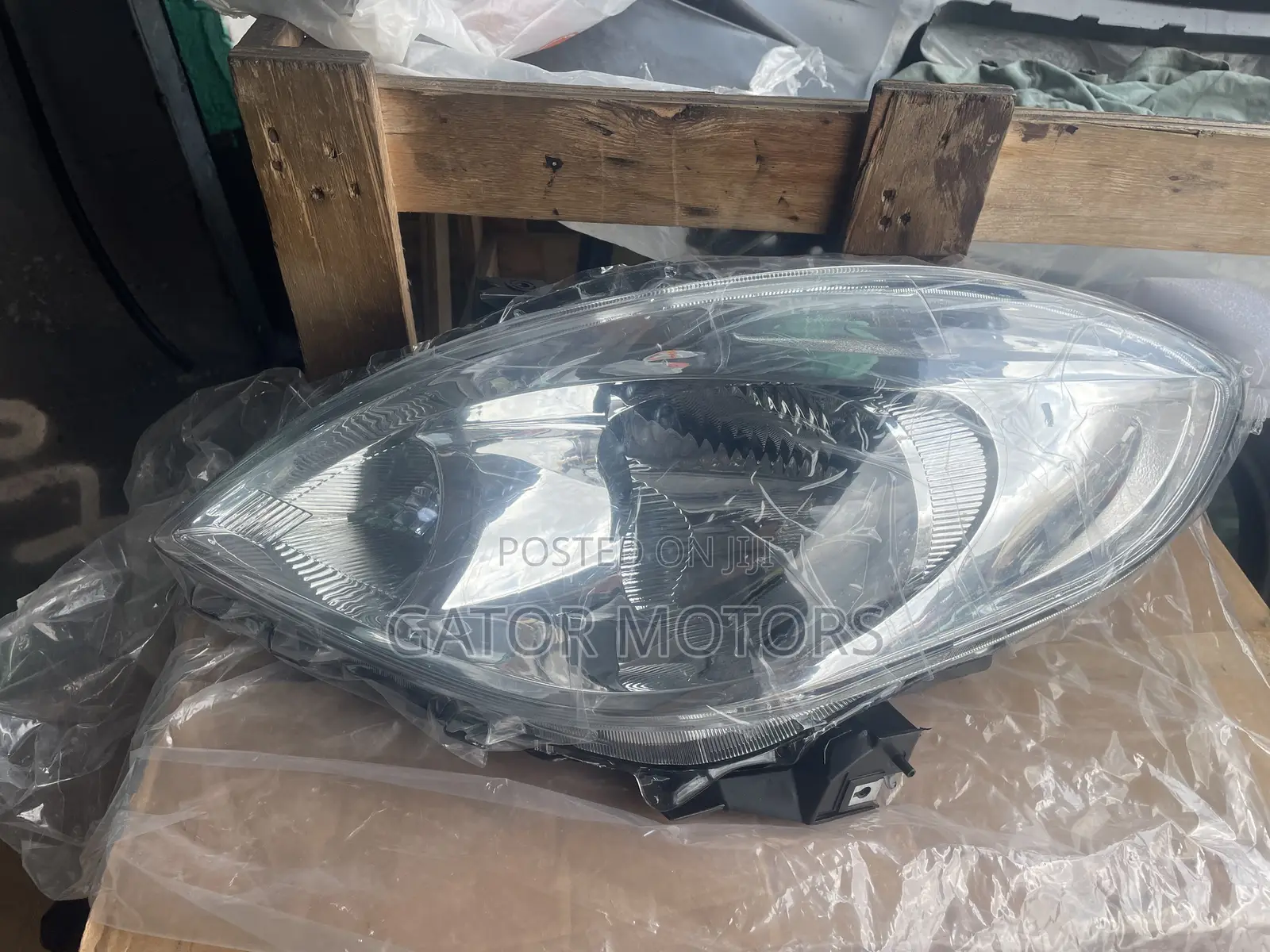Nissan Versa Sunny Almera 2012 2013 2014 Headlight (Pair)