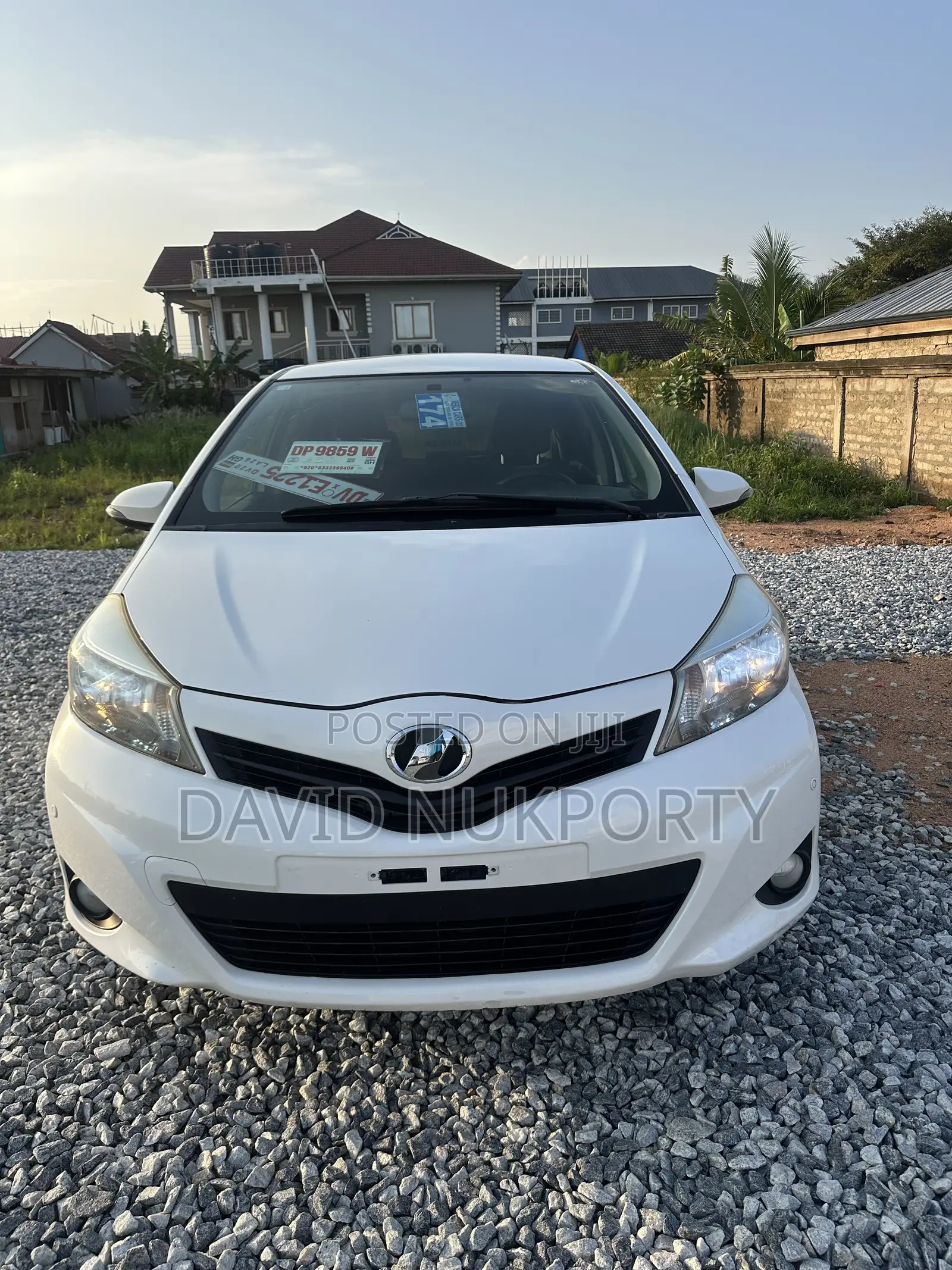 Toyota Vitz 2013 White