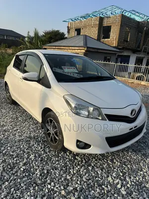 Toyota Vitz 2013 White