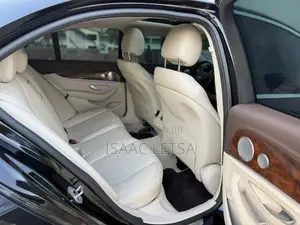 Mercedes-Benz E300 4Matic AWD Sedan (2.0L 4cyl 9A) 2017 Black