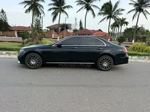 Mercedes-Benz E300 4Matic AWD Sedan (2.0L 4cyl 9A) 2017 Black