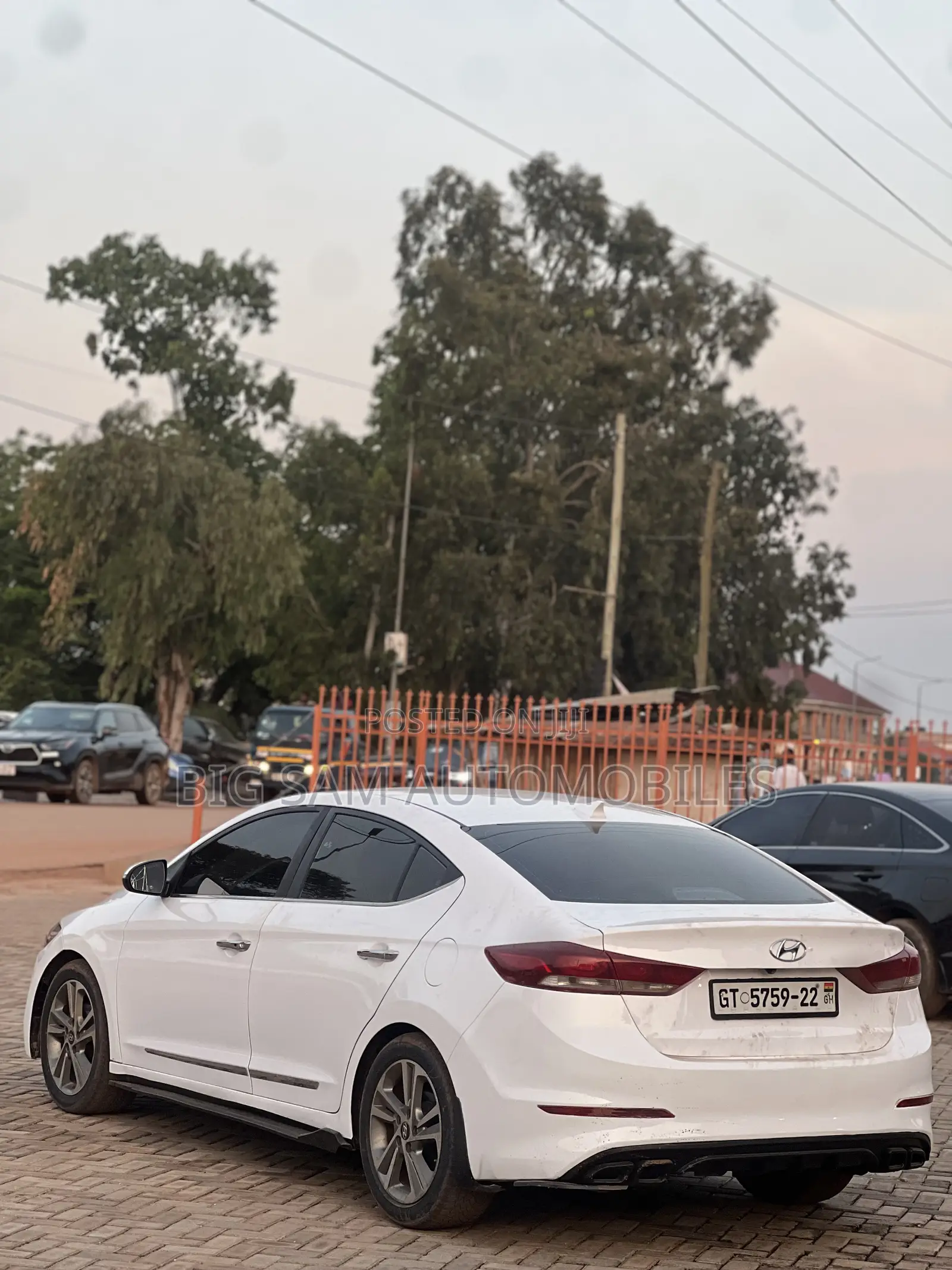 Hyundai Elantra 2017 White