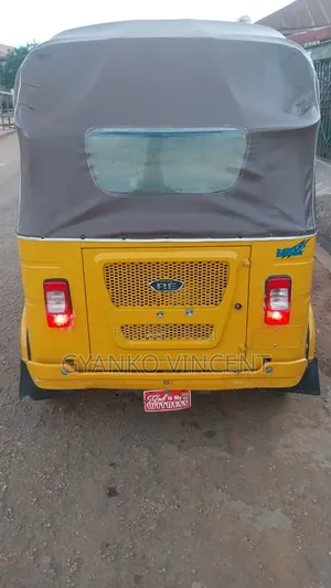 Bajaj RE 2025 Yellow
