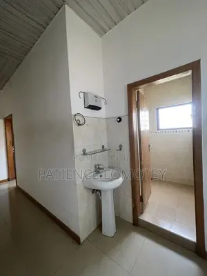 2bdrm House in Boundary Road Area for rent