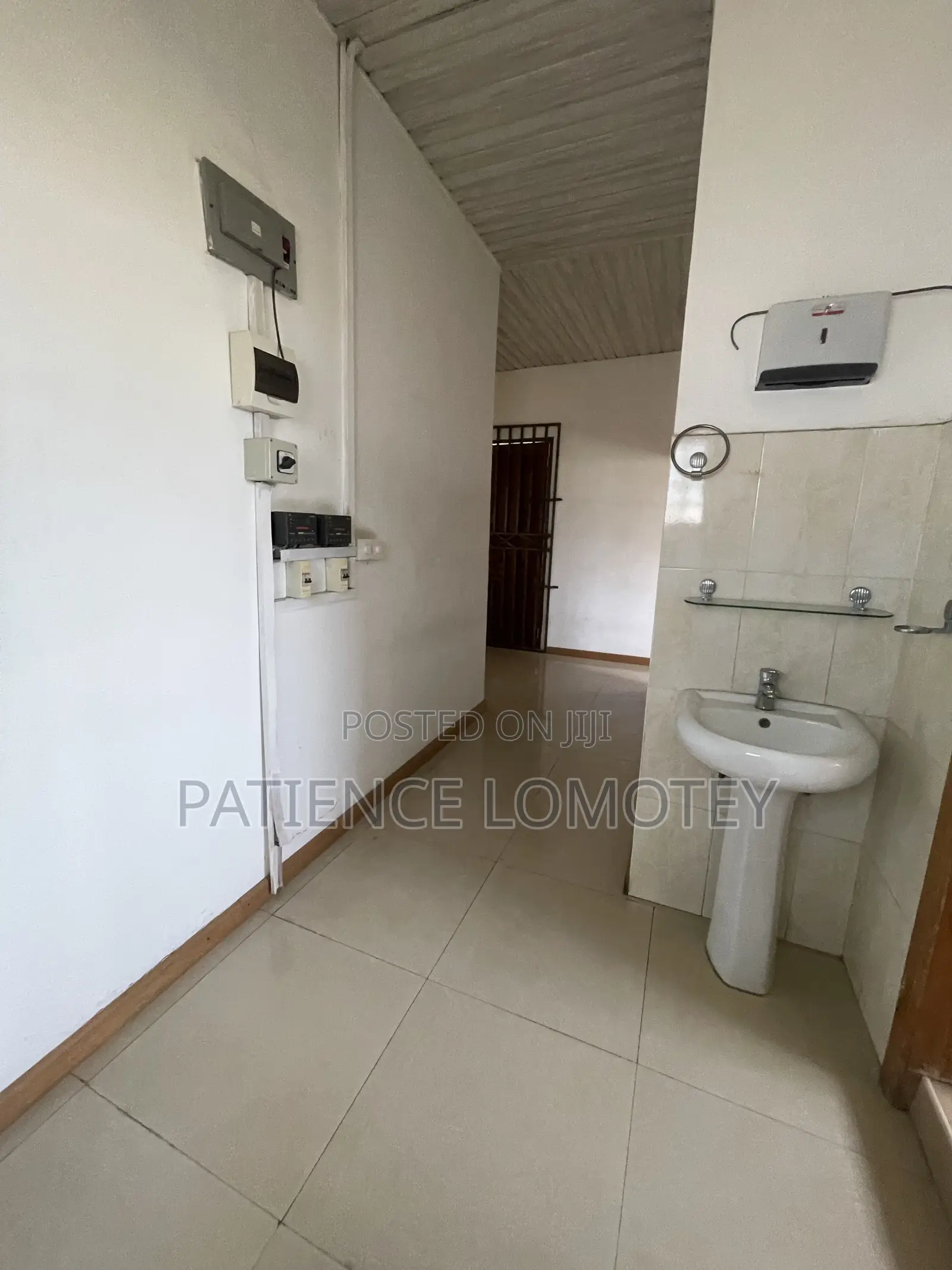 2bdrm House in Boundary Road Area for rent
