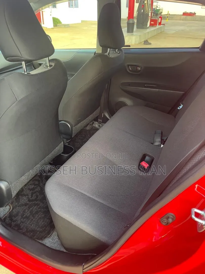 Toyota Vitz 1.3 FWD 5dr 2014 Red