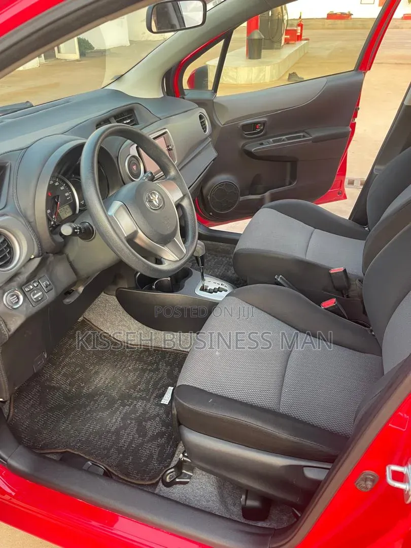 Toyota Vitz 1.3 FWD 5dr 2014 Red