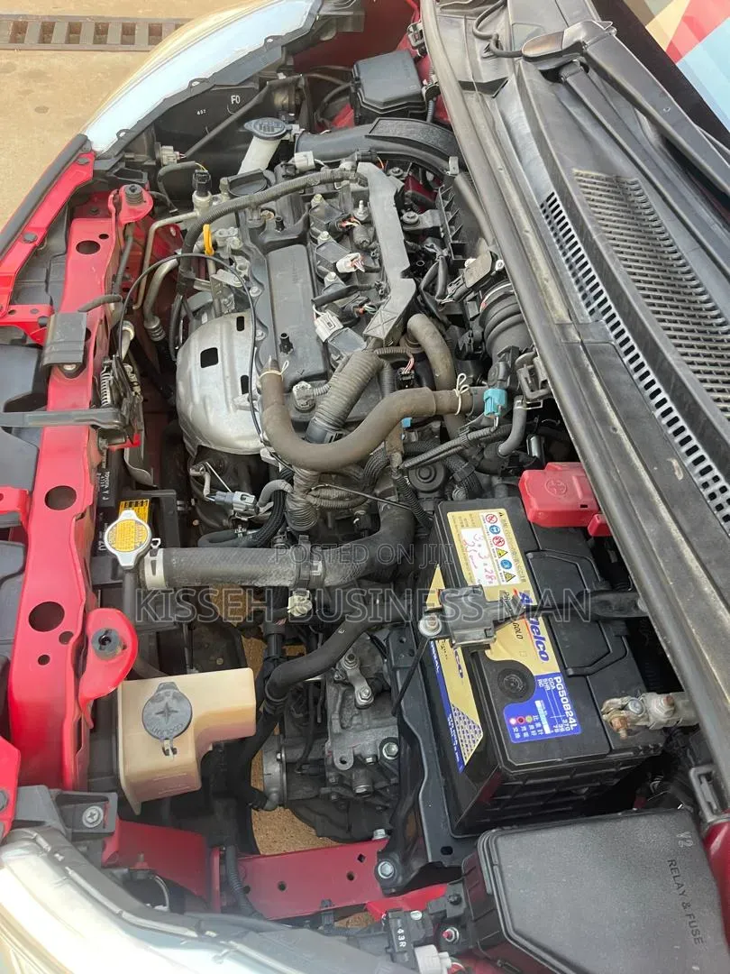 Toyota Vitz 1.3 FWD 5dr 2014 Red