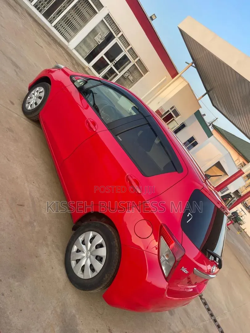 Toyota Vitz 1.3 FWD 5dr 2014 Red