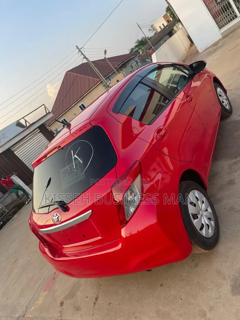 Toyota Vitz 1.3 FWD 5dr 2014 Red
