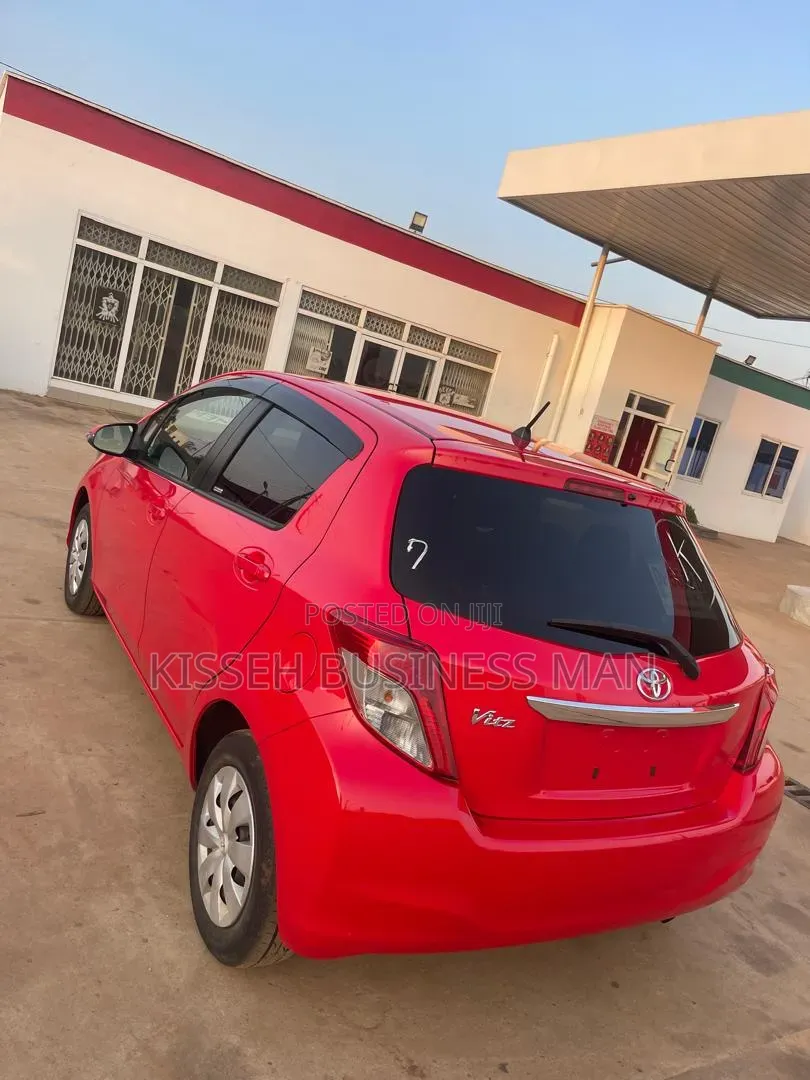Toyota Vitz 1.3 FWD 5dr 2014 Red