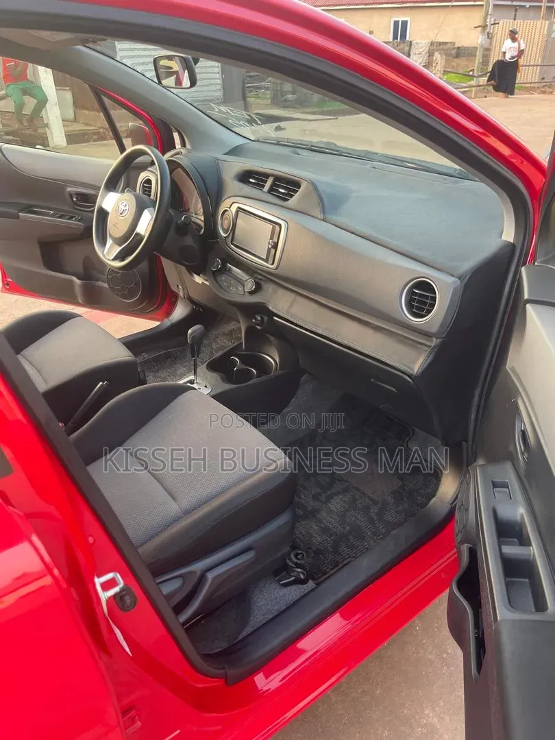 Toyota Vitz 1.3 FWD 5dr 2014 Red
