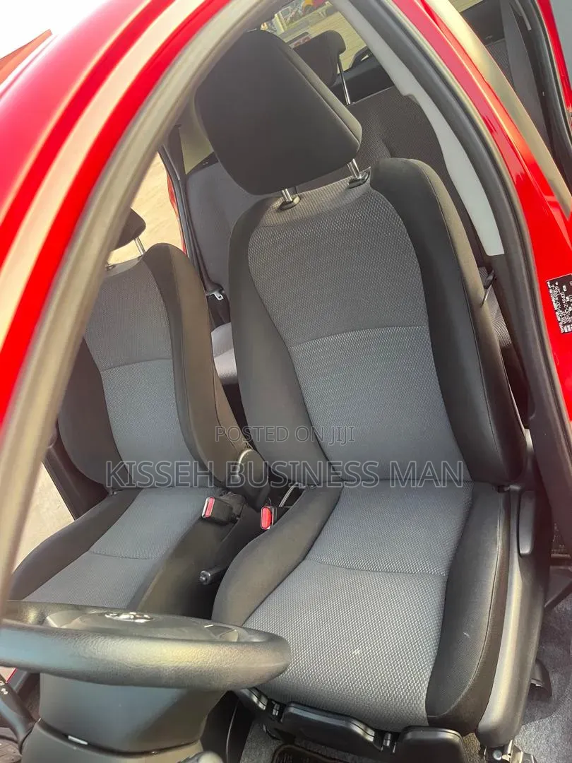 Toyota Vitz 1.3 FWD 5dr 2014 Red