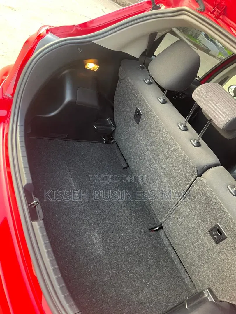 Toyota Vitz 1.3 FWD 5dr 2014 Red