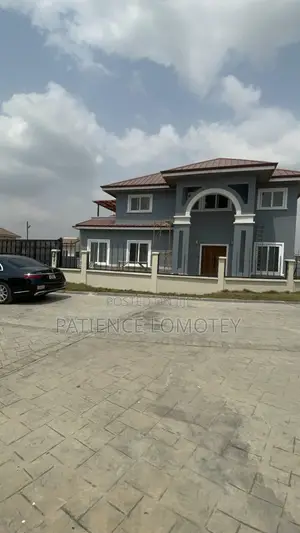 5bdrm Mansion in Trasacco Estates, Community 25 for sale
