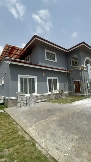 5bdrm Mansion in Trasacco Estates, Community 25 for sale