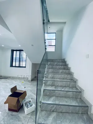 5bdrm Duplex in Adjiringanor, Ability for rent