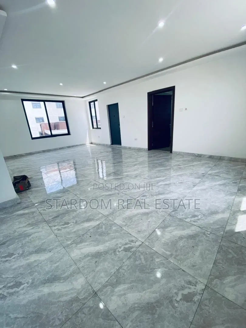 5bdrm Duplex in Adjiringanor, Ability for rent