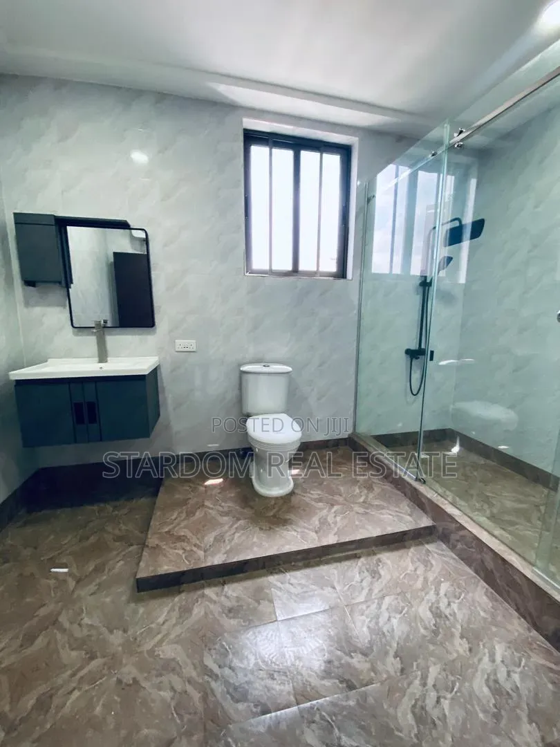 5bdrm Duplex in Adjiringanor, Ability for rent
